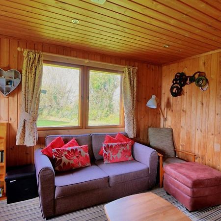10 Pinewood Retreat Villa ไลม์รีจิส ภายนอก รูปภาพ